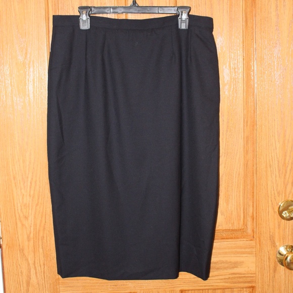 Aquascutum, Black Vintage Wool matching suit jacket and skirt SET - Picture 9 of 16